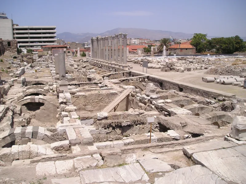 Agora ve Smyrně (İzmir Agorası): průvodce po antickém Izmiru