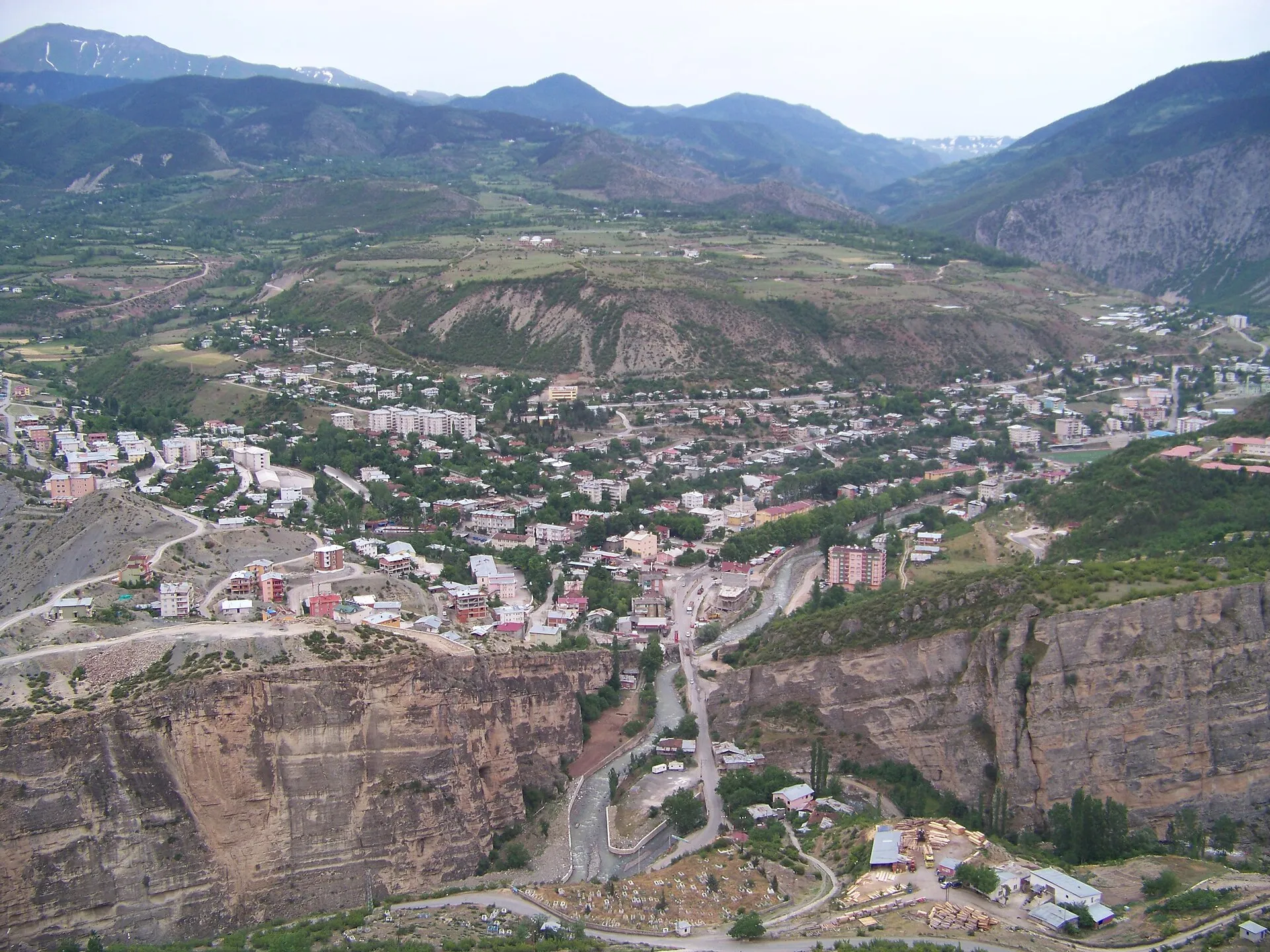 Ardanuç (Ardanuç Kalesi): Die Festung von Klarjeti in Artvin
