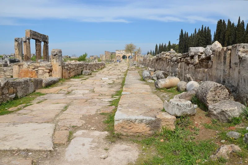 히에라폴리스(Hierapolis)와 파묵칼레 — 유네스코 여행 가이드