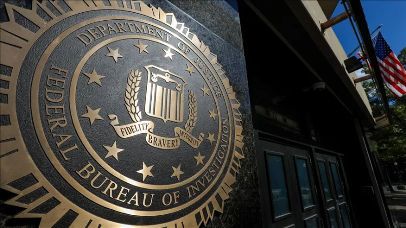 FTB: Pirštinės, rastos už 3 kilometrų nuo Guthrie namų, DNR sutampa su įtariamojo DNR.