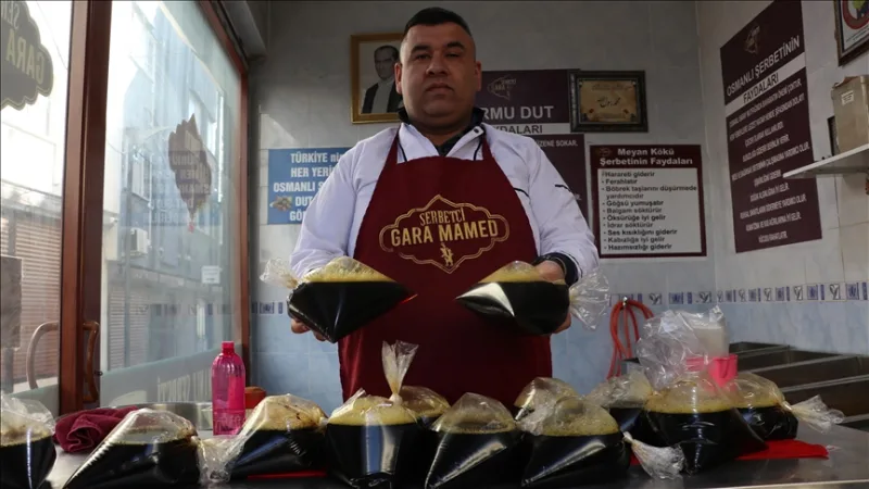 Niezbędny napój mieszkańców Gaziantep przy stołach iftar: 