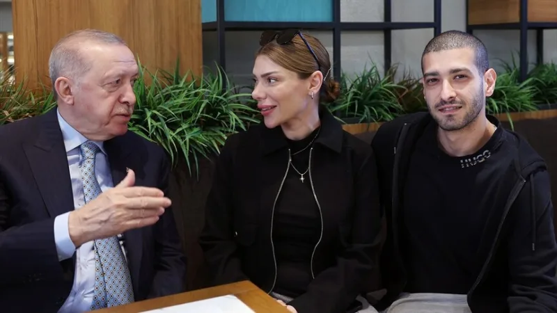 Президент Ердоган поспілкувався з громадянами в одній із кав’ярень у Бейоглу