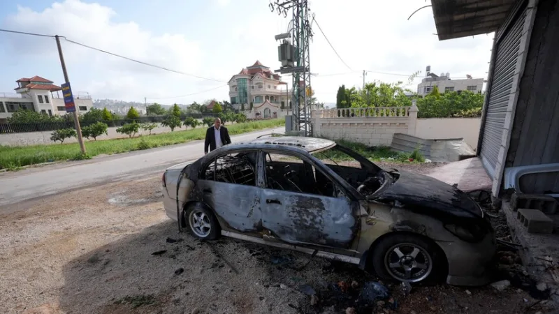 Les Israéliens qui occupent les territoires palestiniens ont incendié un véhicule en Cisjordanie