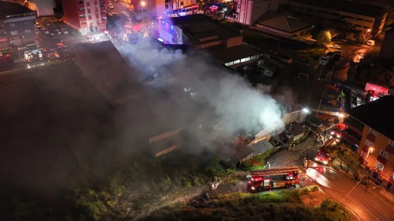 L'incendie qui s'est déclaré dans une usine à Arnavutköy a été maîtrisé